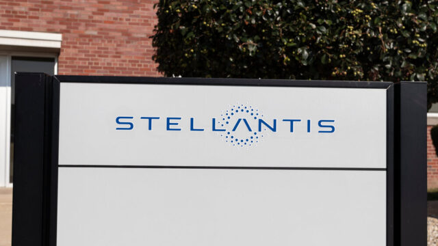 Stellantis riapre gli stabilimenti di Mirafiori e Pomigliano