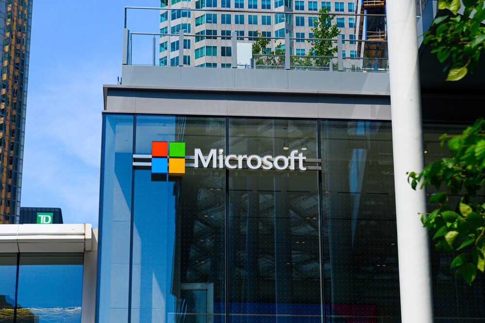 Microsoft e sindacati degli insegnanti siglano standard per l'AI