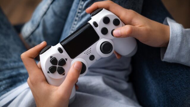 Catena d'argento di Geralt in un contesto di gioco